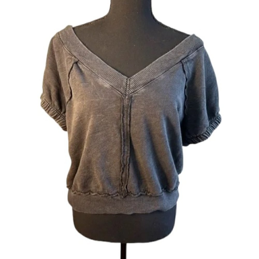 Anthropologie Pilcro Dark Gray Cropped V-Neck Women’s Shirt Size Small